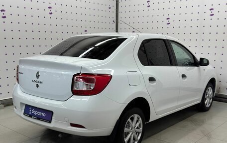 Renault Logan II, 2017 год, 700 000 рублей, 2 фотография