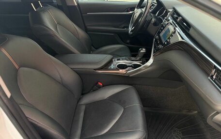 Toyota Camry, 2020 год, 3 830 000 рублей, 17 фотография