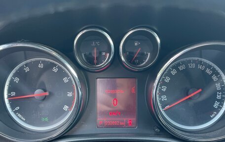 Opel Astra J, 2013 год, 730 000 рублей, 17 фотография