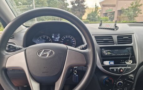 Hyundai Solaris II рестайлинг, 2016 год, 850 000 рублей, 5 фотография