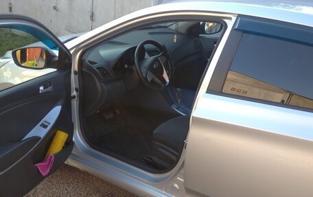 Hyundai Solaris II рестайлинг, 2012 год, 730 000 рублей, 5 фотография