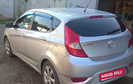 Hyundai Solaris II рестайлинг, 2012 год, 730 000 рублей, 2 фотография