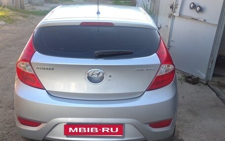 Hyundai Solaris II рестайлинг, 2012 год, 730 000 рублей, 3 фотография