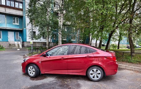 Hyundai Solaris II рестайлинг, 2015 год, 1 100 000 рублей, 4 фотография