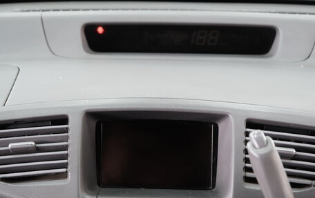 Toyota Prius IV XW50, 2002 год, 399 000 рублей, 14 фотография
