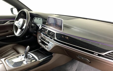 BMW 7 серия, 2018 год, 3 995 000 рублей, 13 фотография