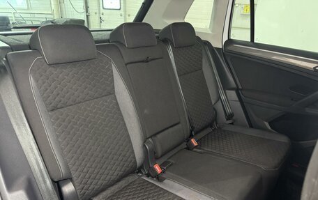 Volkswagen Tiguan II, 2018 год, 2 889 000 рублей, 12 фотография