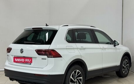 Volkswagen Tiguan II, 2018 год, 2 889 000 рублей, 8 фотография