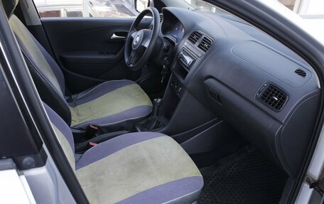 Volkswagen Polo VI (EU Market), 2011 год, 445 000 рублей, 11 фотография