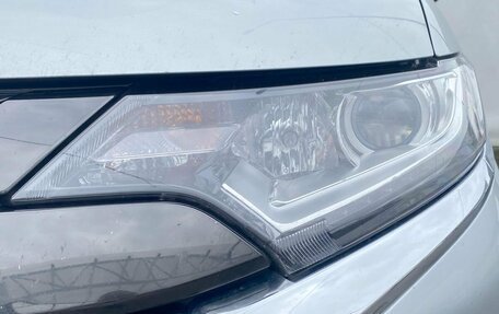 Mitsubishi Outlander III рестайлинг 3, 2022 год, 2 650 000 рублей, 9 фотография