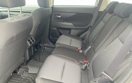 Mitsubishi Outlander III рестайлинг 3, 2022 год, 2 650 000 рублей, 22 фотография