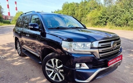 Toyota Land Cruiser 200, 2018 год, 6 678 000 рублей, 3 фотография