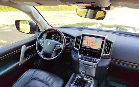 Toyota Land Cruiser 200, 2018 год, 6 678 000 рублей, 12 фотография
