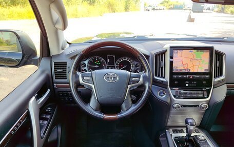 Toyota Land Cruiser 200, 2018 год, 6 678 000 рублей, 10 фотография