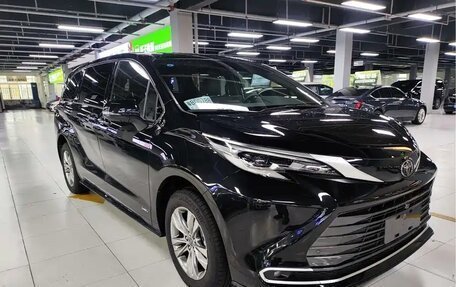 Toyota Sienna, 2025 год, 6 000 000 рублей, 3 фотография