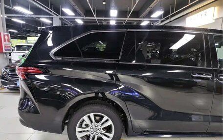 Toyota Sienna, 2025 год, 6 000 000 рублей, 5 фотография