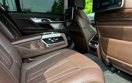 BMW 7 серия, 2017 год, 2 920 000 рублей, 11 фотография