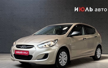 Hyundai Solaris II рестайлинг, 2012 год, 750 000 рублей, 1 фотография