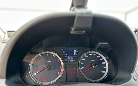Hyundai Solaris II рестайлинг, 2011 год, 700 000 рублей, 5 фотография