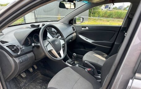Hyundai Solaris II рестайлинг, 2011 год, 700 000 рублей, 6 фотография