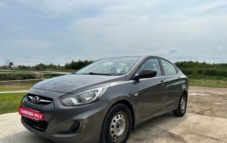 Hyundai Solaris II рестайлинг, 2011 год, 700 000 рублей, 9 фотография