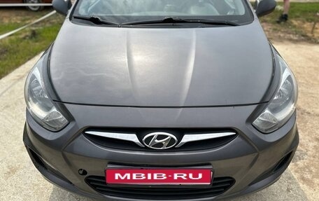 Hyundai Solaris II рестайлинг, 2011 год, 700 000 рублей, 3 фотография