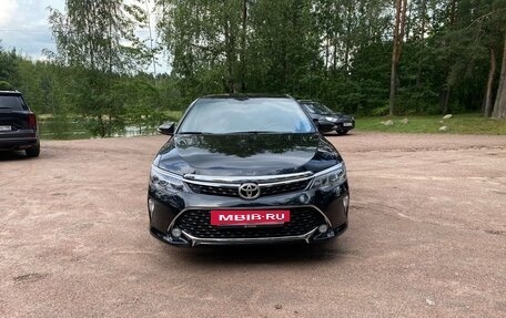 Toyota Camry, 2018 год, 1 700 000 рублей, 2 фотография