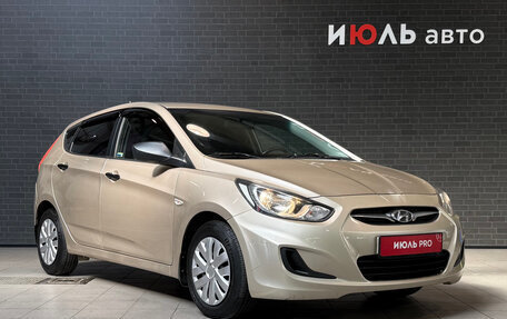 Hyundai Solaris II рестайлинг, 2012 год, 750 000 рублей, 3 фотография