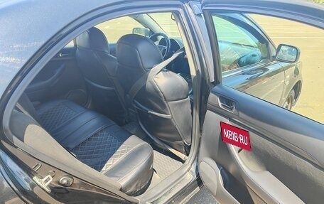 Toyota Avensis III рестайлинг, 2005 год, 600 000 рублей, 8 фотография