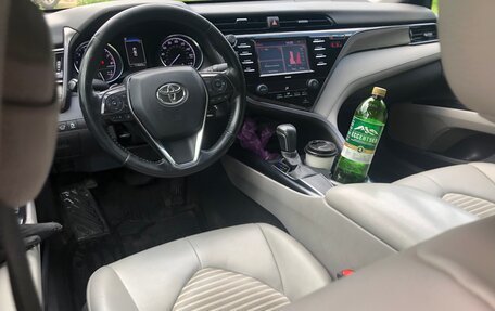 Toyota Camry, 2020 год, 2 200 000 рублей, 3 фотография