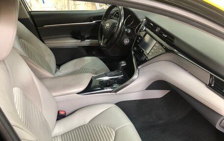 Toyota Camry, 2020 год, 2 200 000 рублей, 5 фотография