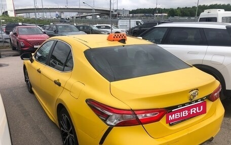 Toyota Camry, 2020 год, 2 200 000 рублей, 18 фотография