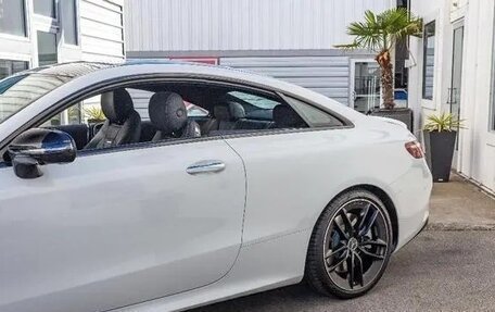 Mercedes-Benz E-Класс AMG, 2023 год, 8 598 600 рублей, 4 фотография
