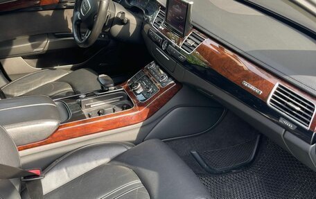 Audi A8, 2011 год, 1 350 000 рублей, 18 фотография