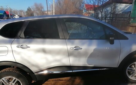 Renault Kaptur I рестайлинг, 2019 год, 1 700 000 рублей, 4 фотография