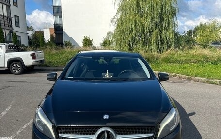 Mercedes-Benz A-Класс, 2016 год, 1 800 000 рублей, 2 фотография