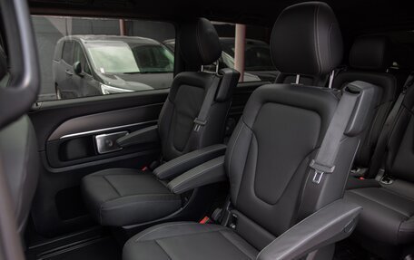 Mercedes-Benz V-Класс, 2024 год, 12 150 000 рублей, 27 фотография