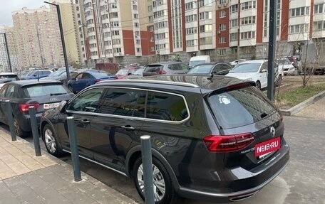 Volkswagen Passat B8 рестайлинг, 2018 год, 2 700 000 рублей, 2 фотография