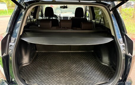 Toyota RAV4, 2018 год, 1 825 000 рублей, 13 фотография