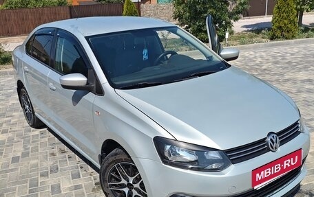 Volkswagen Polo VI (EU Market), 2011 год, 650 000 рублей, 1 фотография