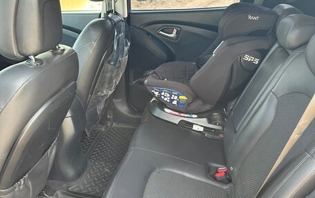 Hyundai ix35 I рестайлинг, 2010 год, 950 000 рублей, 15 фотография