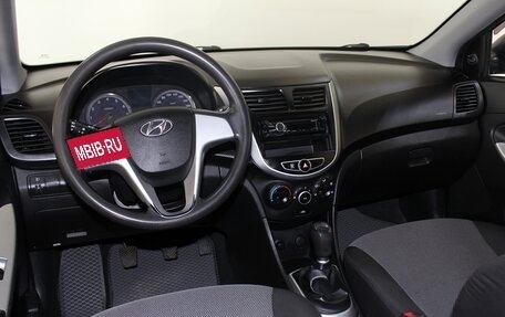 Hyundai Solaris II рестайлинг, 2013 год, 899 000 рублей, 14 фотография