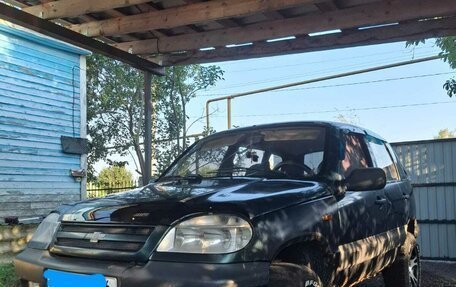 Chevrolet Niva I рестайлинг, 2003 год, 125 000 рублей, 2 фотография