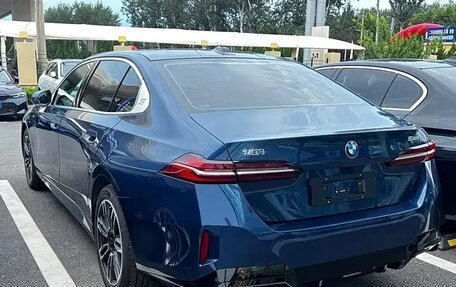 BMW 5 серия, 2025 год, 5 700 000 рублей, 5 фотография