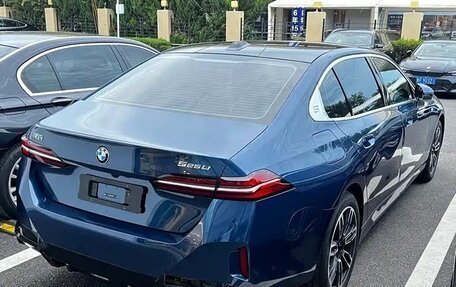 BMW 5 серия, 2025 год, 5 700 000 рублей, 3 фотография