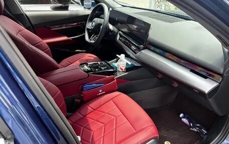 BMW 5 серия, 2025 год, 5 700 000 рублей, 8 фотография