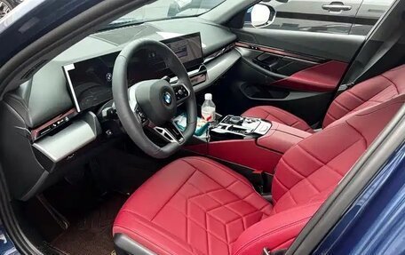 BMW 5 серия, 2025 год, 5 700 000 рублей, 7 фотография
