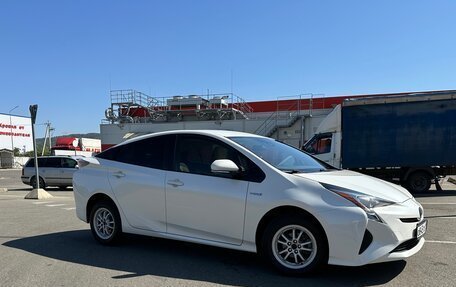 Toyota Prius IV XW50, 2016 год, 1 550 000 рублей, 9 фотография