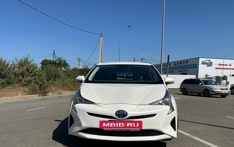 Toyota Prius IV XW50, 2016 год, 1 550 000 рублей, 6 фотография