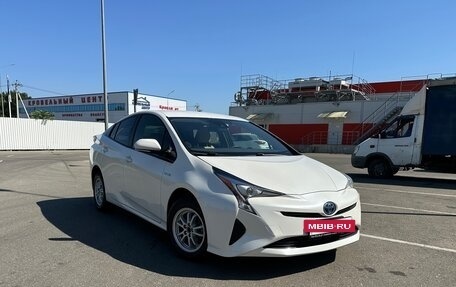 Toyota Prius IV XW50, 2016 год, 1 550 000 рублей, 8 фотография